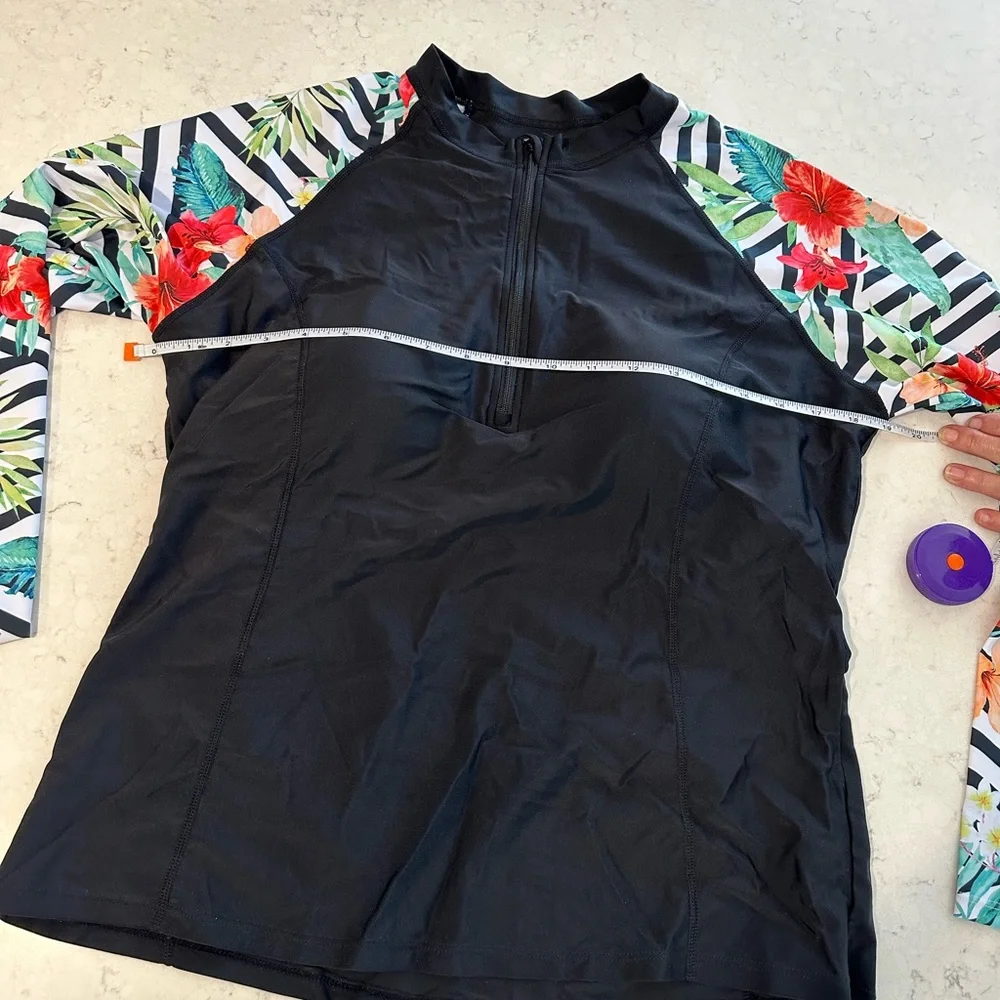 Women’s DACI 2 pc Long Sleeve Rash Guard swim set. - Picture 7 of 10
